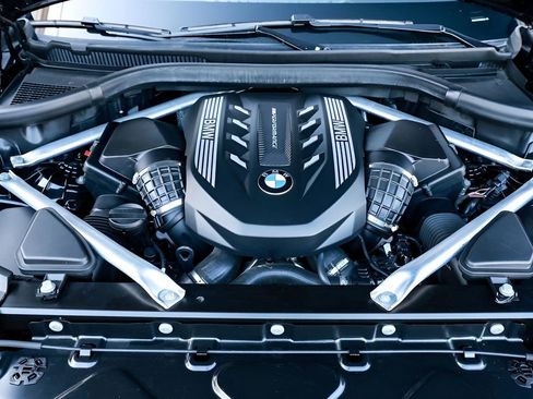 Used 2022 BMW X5 M50i w/ Premium Package image 56