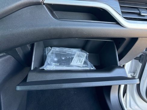 Used 2024 GMC Terrain SLE image 21