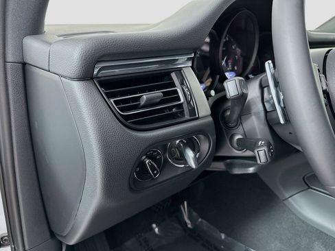 Certified 2026 Porsche Macan image 11