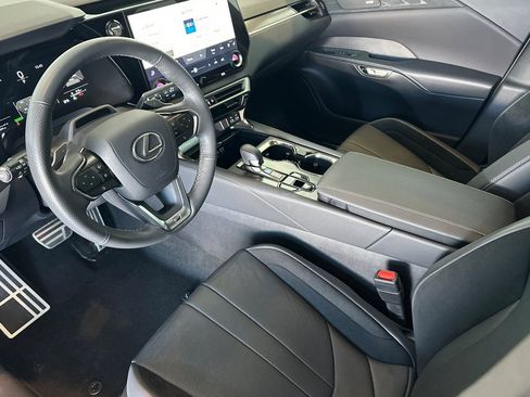 Used 2025 Lexus RX 500h F Sport image 10