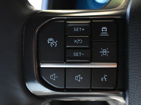 Used 2025 Ford F250 Platinum w/ Tremor Off-Road Package AWD/4WD image 19