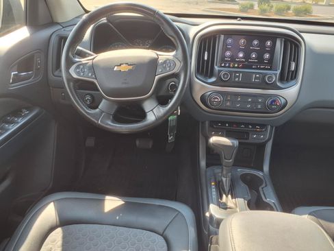 Used 2020 Chevrolet Colorado Z71 AWD/4WD image 2