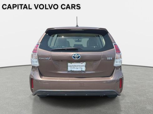 Used 2017 Toyota Prius V Four FWD image 11
