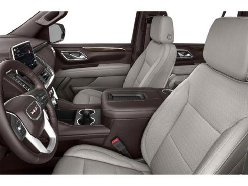 Used 2024 GMC Yukon SLE w/ Gmc Pro Safety Plus Package RWD image 12