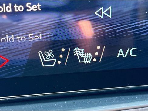 New 2025 Chevrolet Suburban Premier image 22