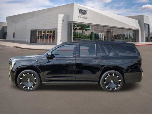 Used 2025 GMC Yukon Denali Ultimate w/ LPO, Floor Liner Package AWD/4WD image 3