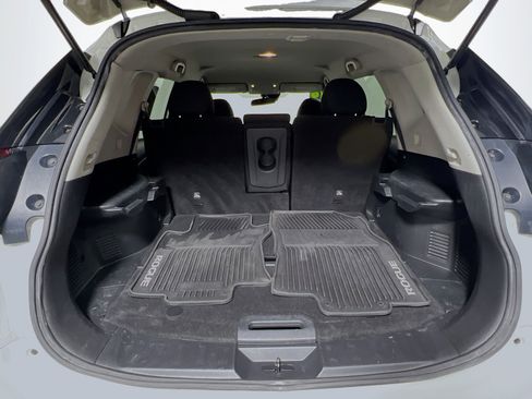 Used 2019 Nissan Rogue S w/ Special Edition Package FWD image 34