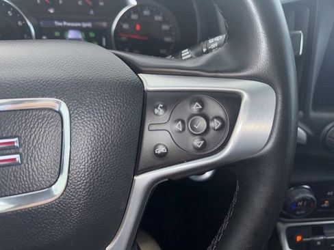 Used 2024 GMC Terrain SLT image 34