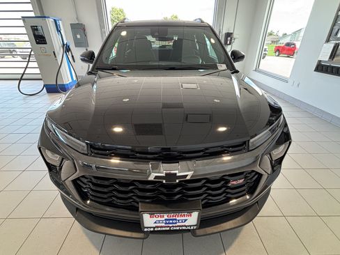 Used 2025 Chevrolet TrailBlazer RS w/ Convenience Package AWD/4WD image 5