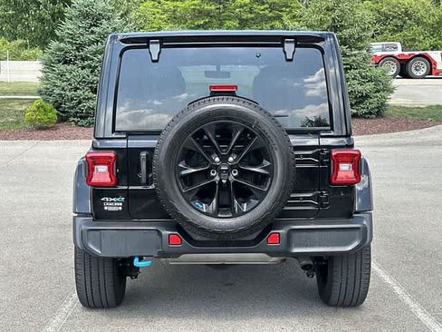 Used 2023 Jeep Wrangler Unlimited Sahara w/ Cold Weather Group AWD/4WD image 4
