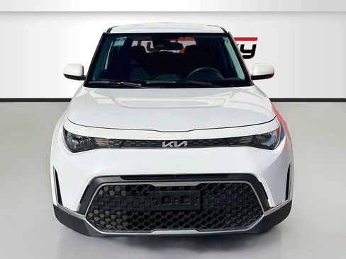 Used 2024 Kia Soul LX w/ Option Group 015 FWD image 2