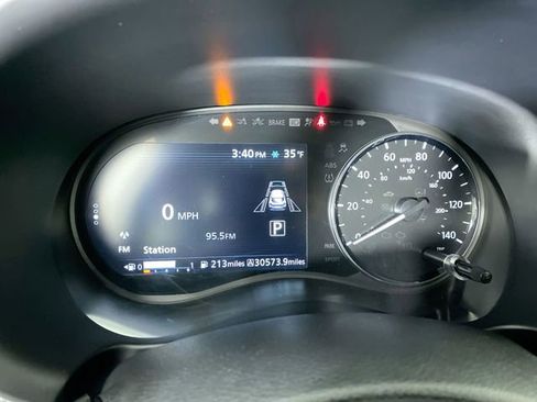 Used 2023 Nissan Kicks SV image 15