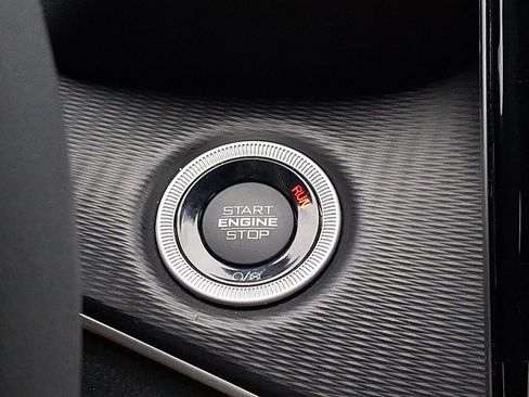 Used 2023 Jeep Grand Cherokee Altitude image 24