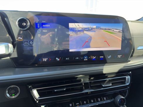 Used 2025 Chevrolet Traverse LT w/ LPO, Floor Liner Package image 28