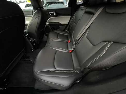 Used 2025 Jeep Compass Limited image 27