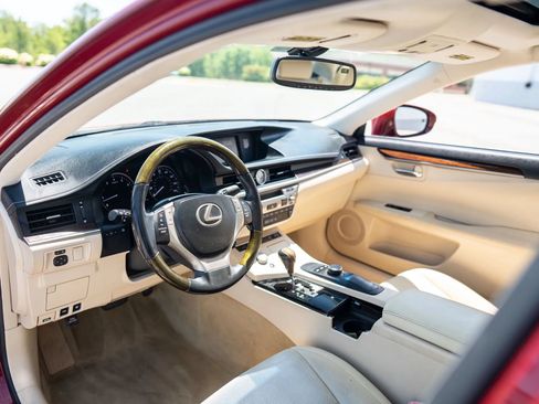 Used 2014 Lexus ES 350 w/ Premium Package FWD image 26
