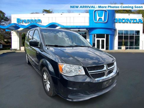 Used 2016 Dodge Grand Caravan SXT FWD image 1