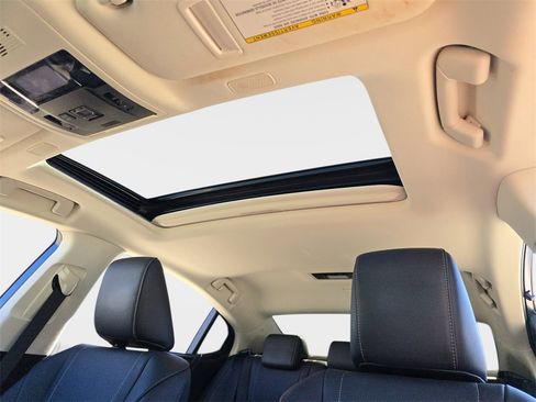 Used 2022 Lexus ES 300h Ultra Luxury image 34