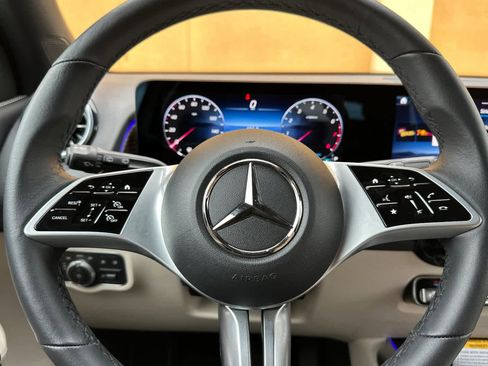 Certified 2025 Mercedes-Benz GLB 250 image 22