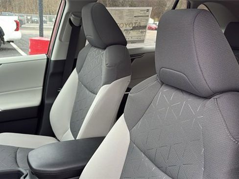New 2025 Toyota RAV4 XLE image 19