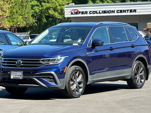 Used 2023 Volkswagen Tiguan SE AWD/4WD image 8