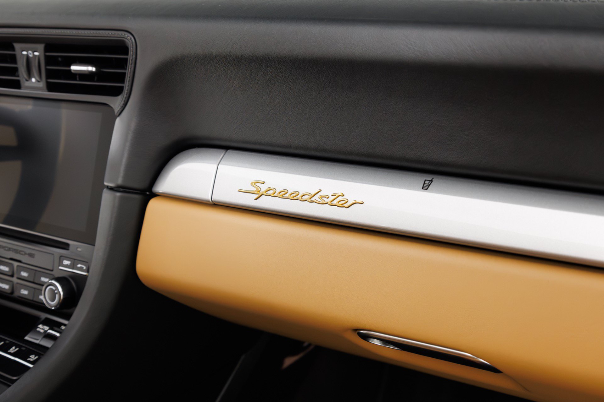 Used 2019 Porsche 911 Speedster RWD image 37