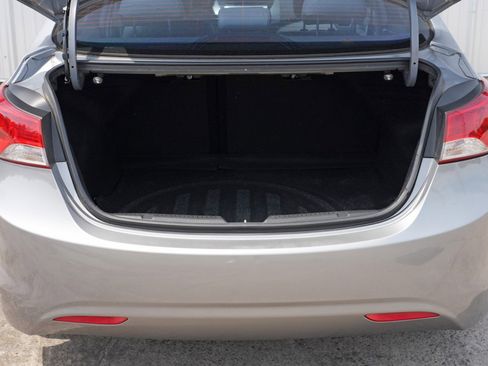 Used 2012 Hyundai Elantra Limited w/ Technology Pkg 5 FWD image 9