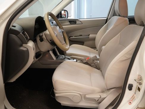 Used 2013 Subaru Forester 2.5X AWD/4WD image 4