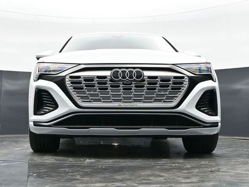 Used 2024 Audi Q8 e-tron Premium Plus w/ Premium Plus Package AWD/4WD image 36