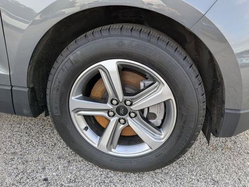 Used 2024 Ford Edge SEL w/ Convenience Package image 11