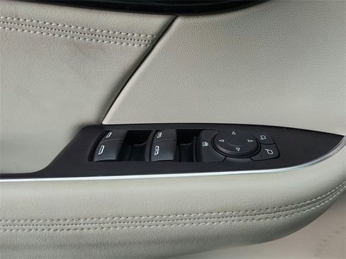 Used 2023 Buick Envision Preferred image 17