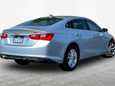 Used 2017 Chevrolet Malibu Premier w/ Premier Sun and Wheel Package FWD image 6