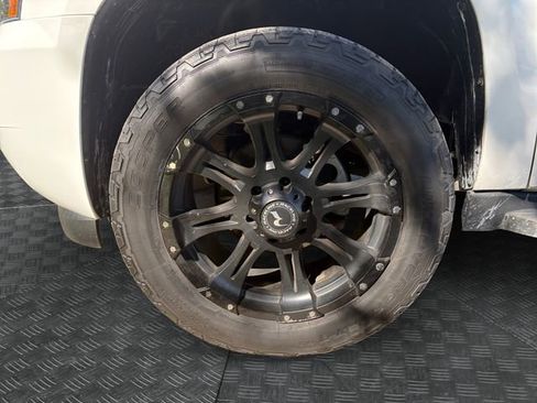 Used 2010 Chevrolet Suburban LT AWD/4WD image 13