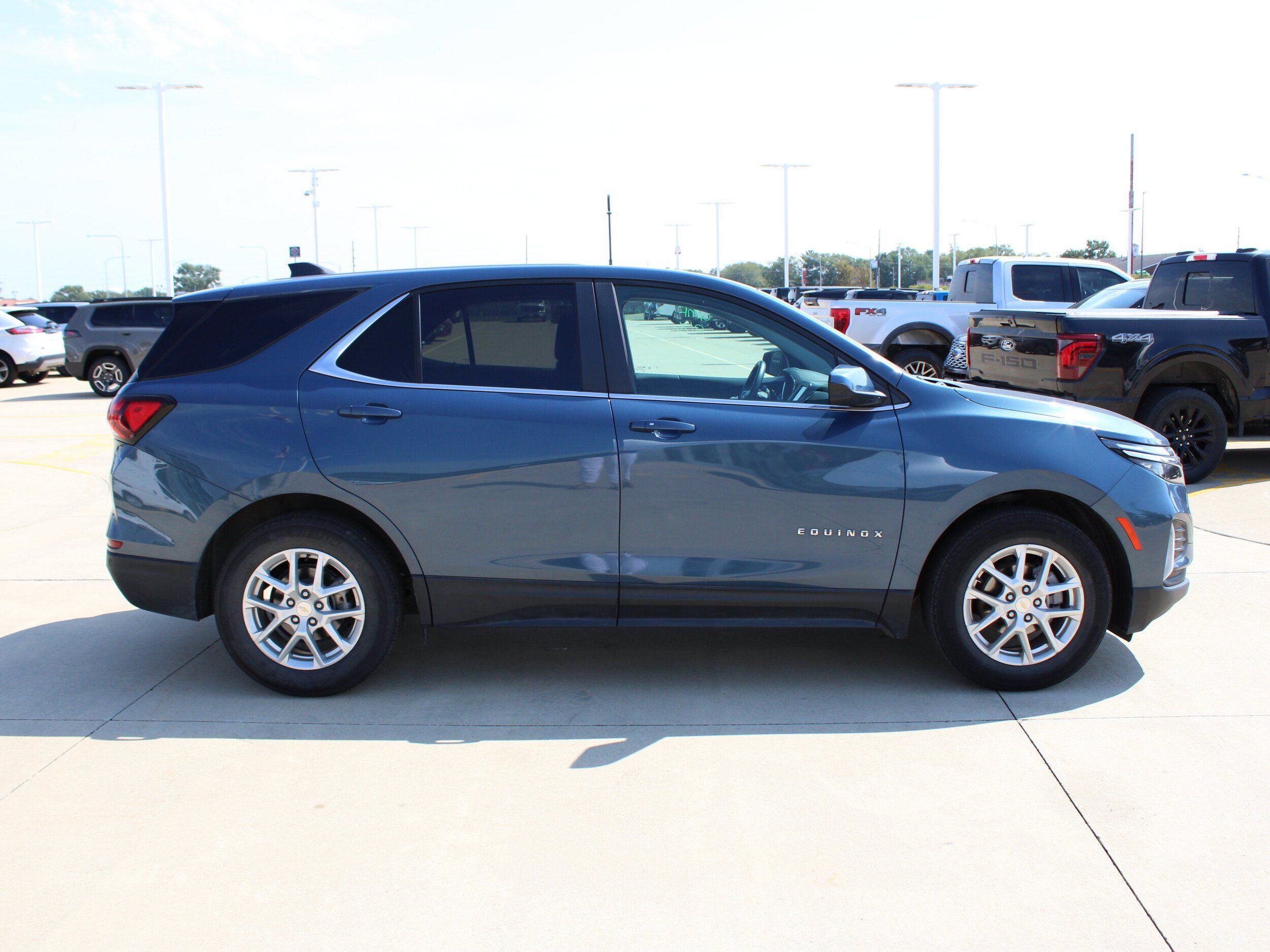 Used 2024 Chevrolet Equinox LT FWD image 6