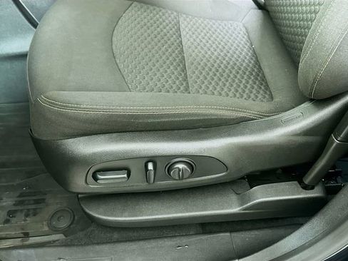 Used 2019 GMC Terrain SLE w/ Driver Convenience Package image 18