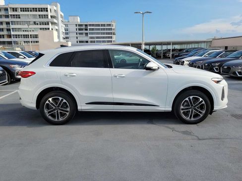 Certified 2025 Audi Q5 Premium Plus w/ Premium Plus AWD/4WD image 7