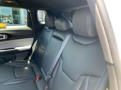 Used 2025 Jeep Compass Limited AWD/4WD image 11