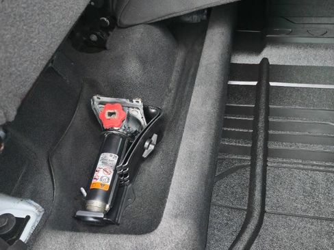 Used 2019 Chevrolet Silverado 1500 LTZ image 27