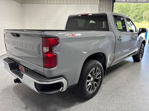 Used 2024 Chevrolet Silverado 1500 LT AWD/4WD image 7