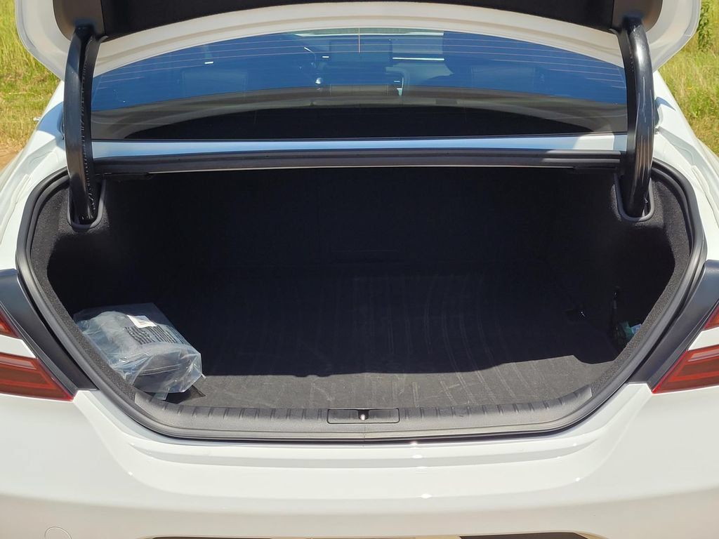 Used 2025 Genesis G70 2.5T RWD image 10