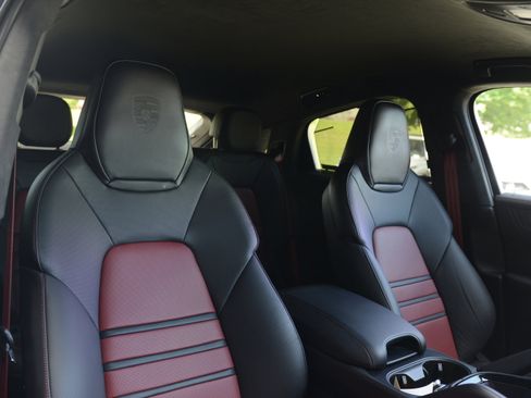 Certified 2024 Porsche Cayenne Turbo GT AWD/4WD image 25