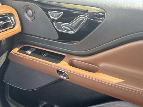 Used 2023 Lincoln Aviator Reserve w/ Jet Package image 22