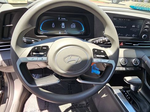 Certified 2025 Hyundai Elantra SE FWD image 27