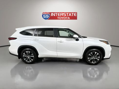 Certified 2026 Toyota Highlander XLE AWD/4WD image 8