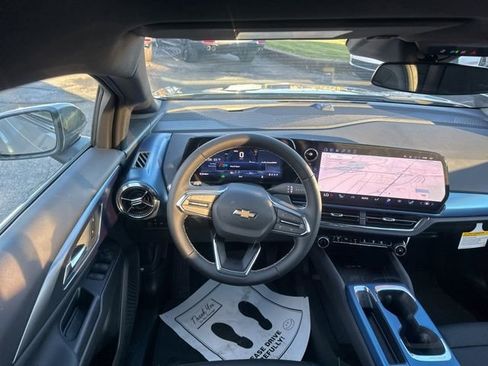 New 2026 Chevrolet Equinox EV LT image 27