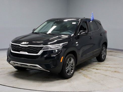 Used 2023 Kia Seltos LX image 7