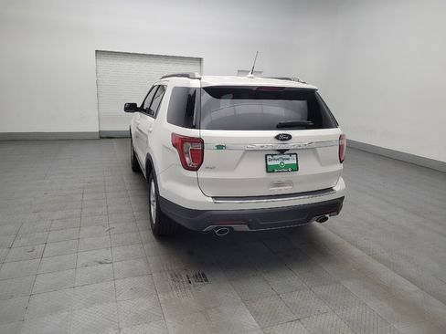 Used 2018 Ford Explorer XLT w/ Equipment Group 202A image 6