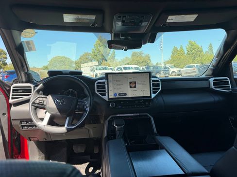 Used 2025 Toyota Tundra Platinum AWD/4WD image 11