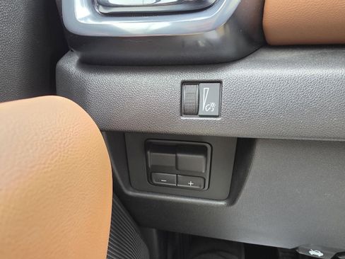 Used 2024 GMC Canyon AT4 w/ Canyon Safety Plus Package image 21