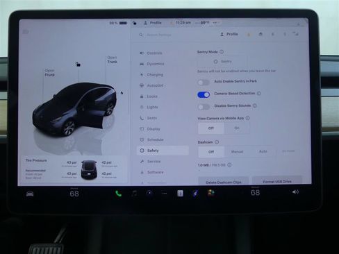 Used 2023 Tesla Model Y AWD image 16